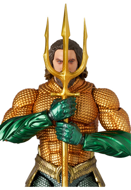 MAFEX Aquaman (Gold & Green Suit)
