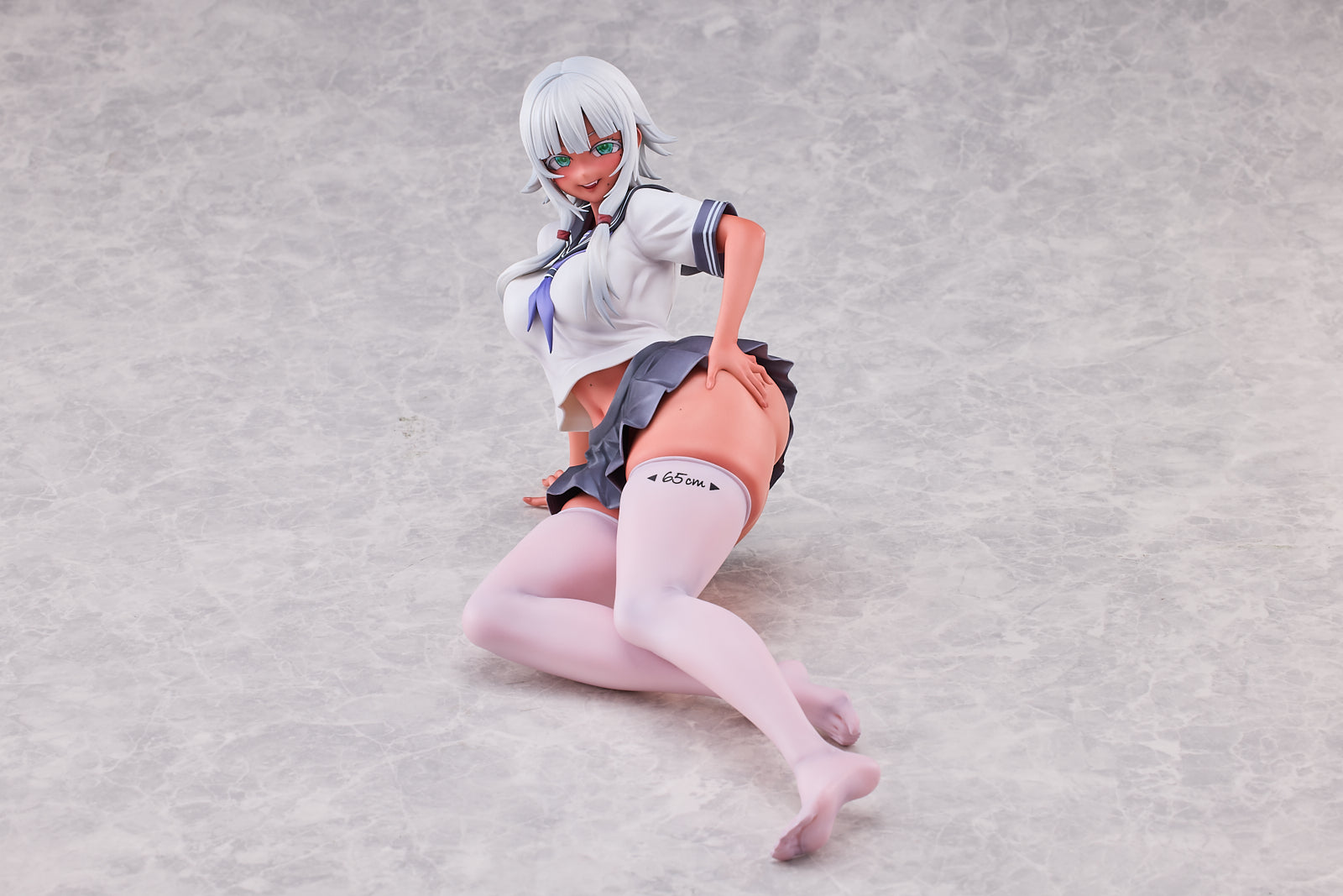 World Where the Thickness of a Girl's Thighs is Equal to Her Social Status Raura Aiza & Iroha Shishikura 1/5 Scale Figure