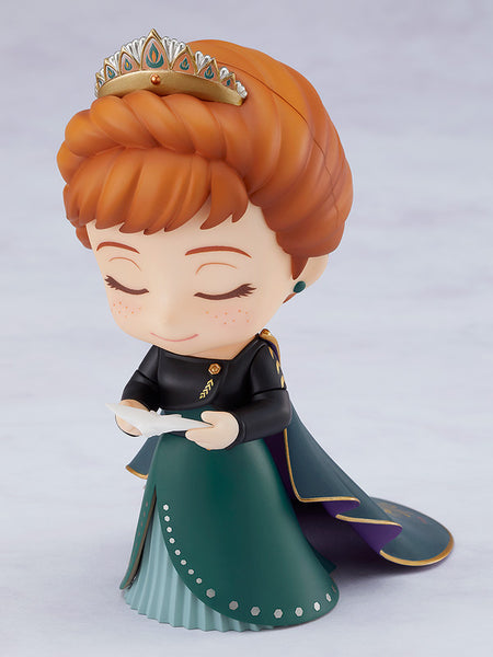 戴冠式でのアナをイメージした総刺繍ドレス！シークレットハニー
