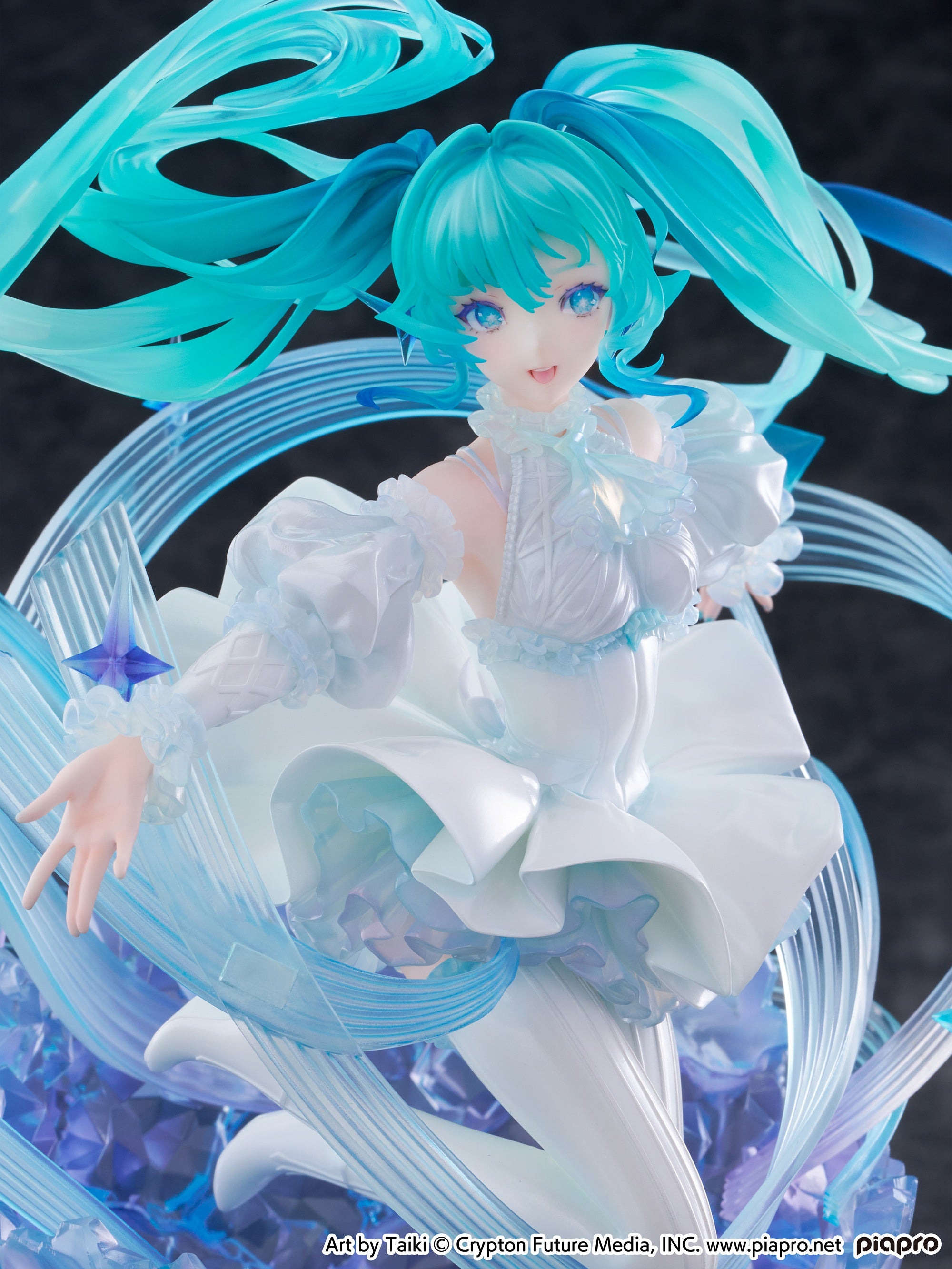 Hatsune Miku -Crystal Dress Ver. - 1/7 Scale Figure Hatsune Miku -Crystal Dress Ver. - 1/7 Scale Figure