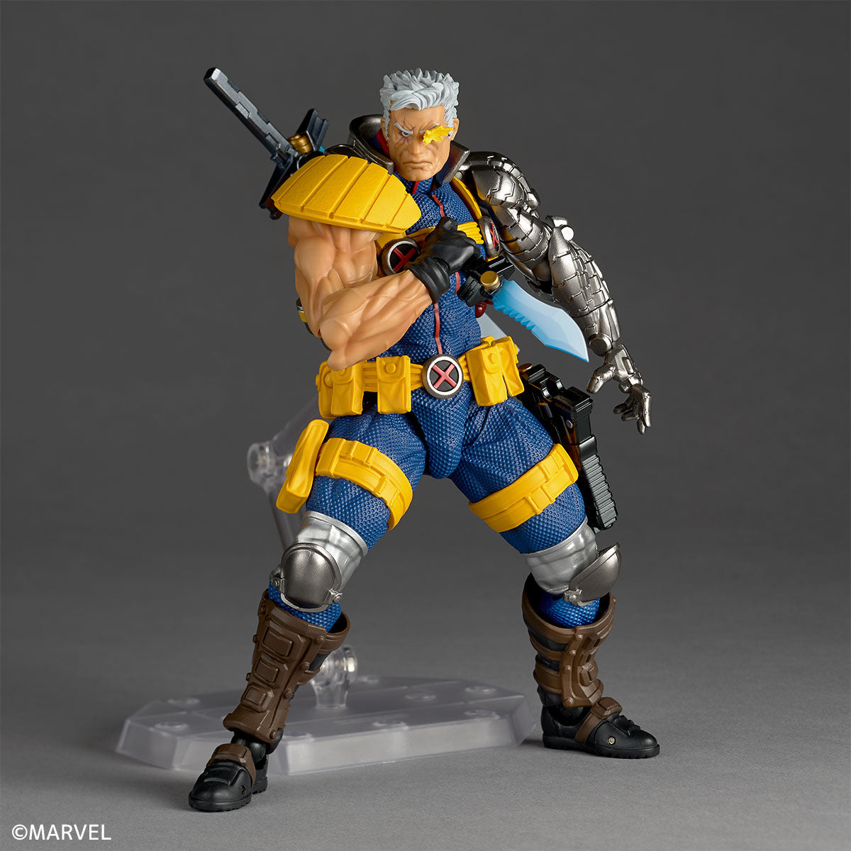 アメコミ・英語　ケーブル　CABLE:REVOLUTION Amazon.com: Cable: Revolution: 9781302912178: Weinberg