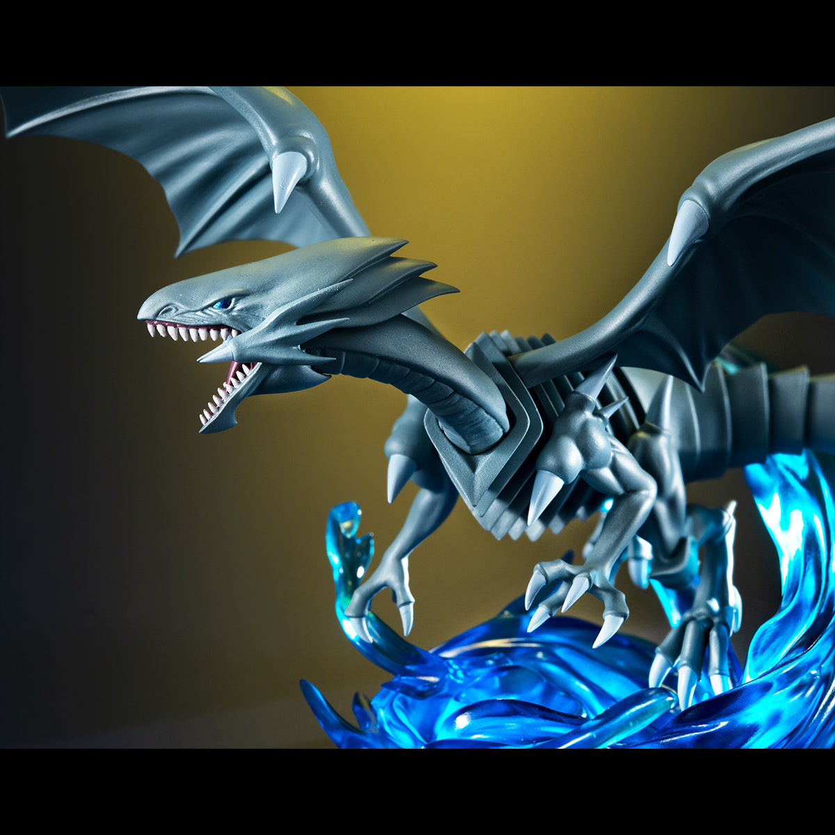 Monsters Chronicle Blue Eyes White Dragon